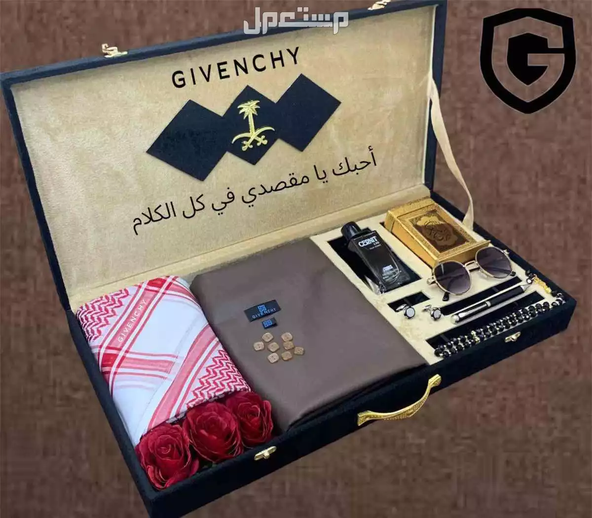 *بوكس  جفنشي ملكي*   * *مكون من*شماغ  ماركة جفنشي موديل2023 مقاسات (55-58-60)  💫قماش شتوي جفنشي    *💫الملحقات*،  لوقو الجيب والرقبه وثمانية ازارير بشعار جفنشي 💫كبك استيل  💫قلم استيل