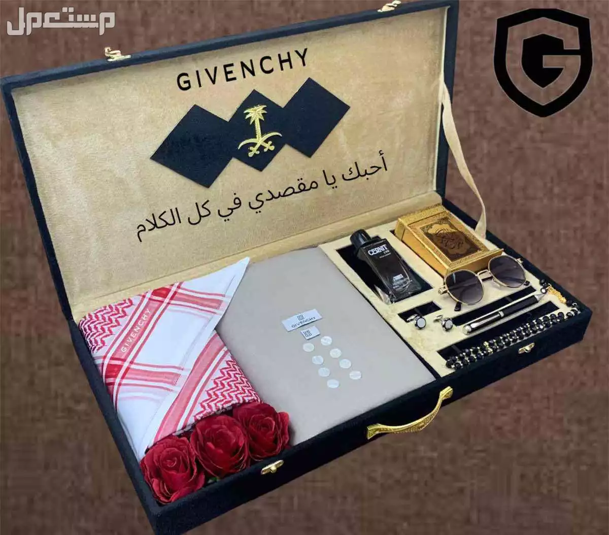 *بوكس  جفنشي ملكي*   * *مكون من*شماغ  ماركة جفنشي موديل2023 مقاسات (55-58-60)  💫قماش شتوي جفنشي    *💫الملحقات*،  لوقو الجيب والرقبه وثمانية ازارير بشعار جفنشي 💫كبك استيل  💫قلم استيل