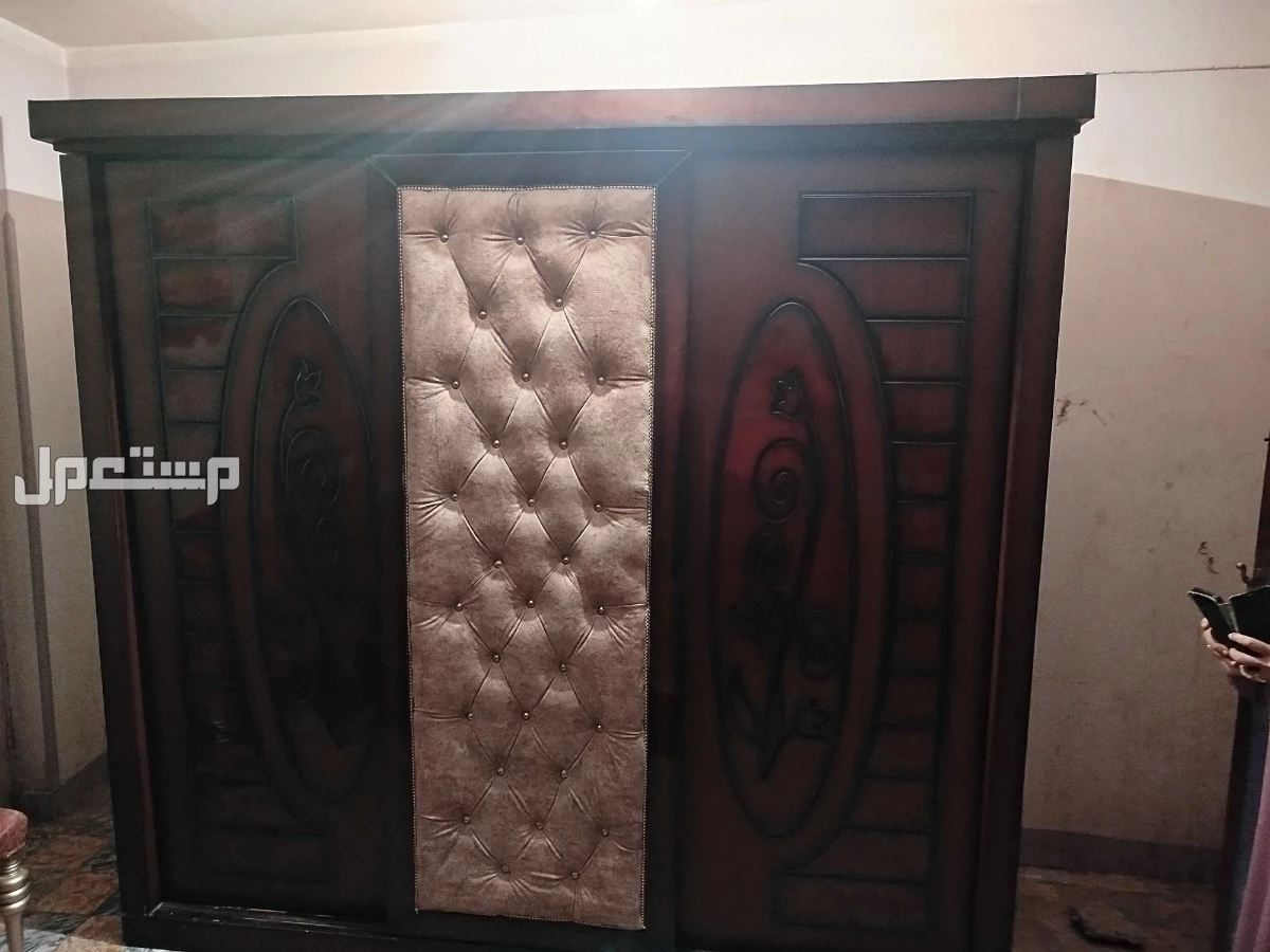 للبيع غرفه نوم خشب  و نيش 15000 ج