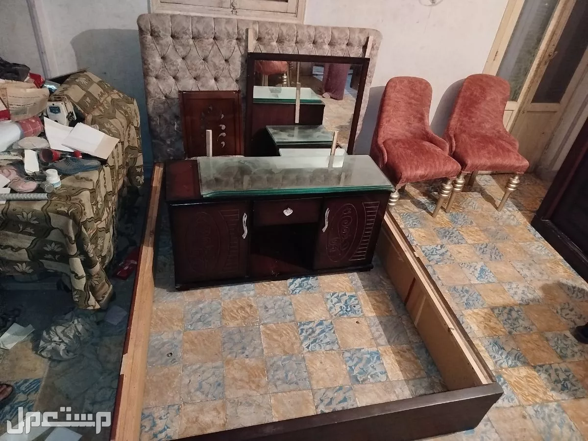 للبيع غرفه نوم خشب  و نيش 15000 ج