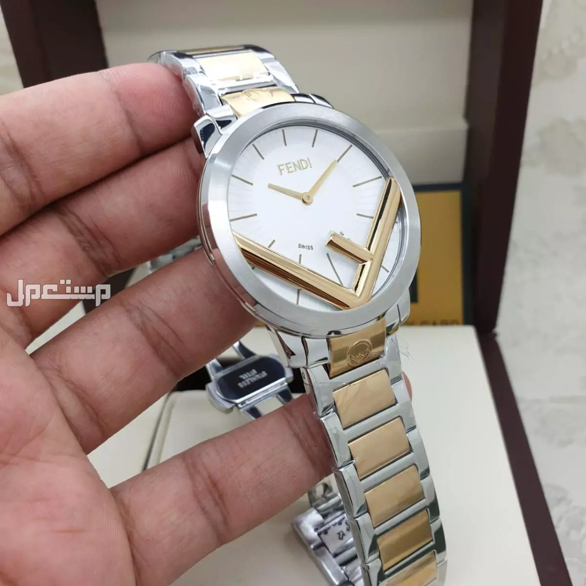 ساعة فندي رجالي هديه رجاليه مميزه لطلب وتساب
0567420275