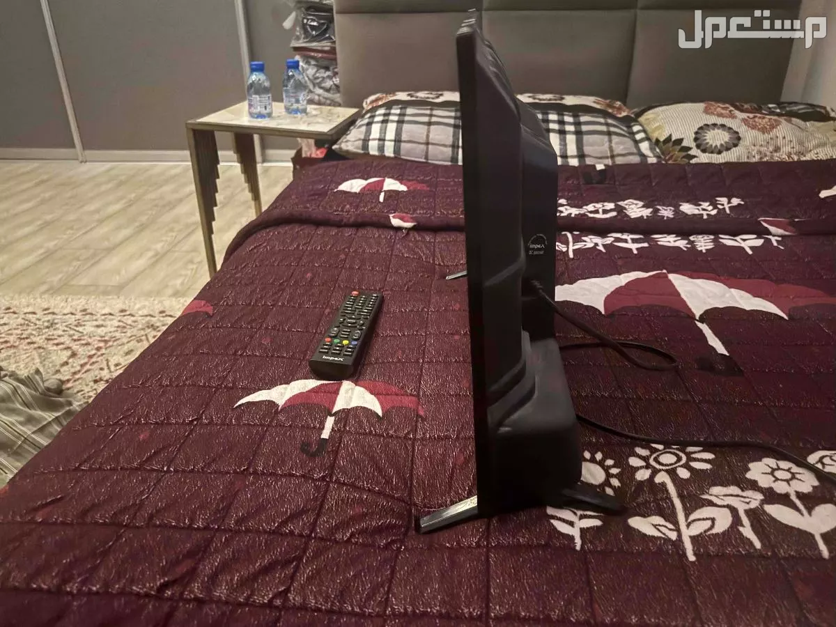شاشه بوصه 32 للبيع وسعر كويس 350 وساكن في النرجس حي ابراهيم بن هادي والحق علي قبل لايروح