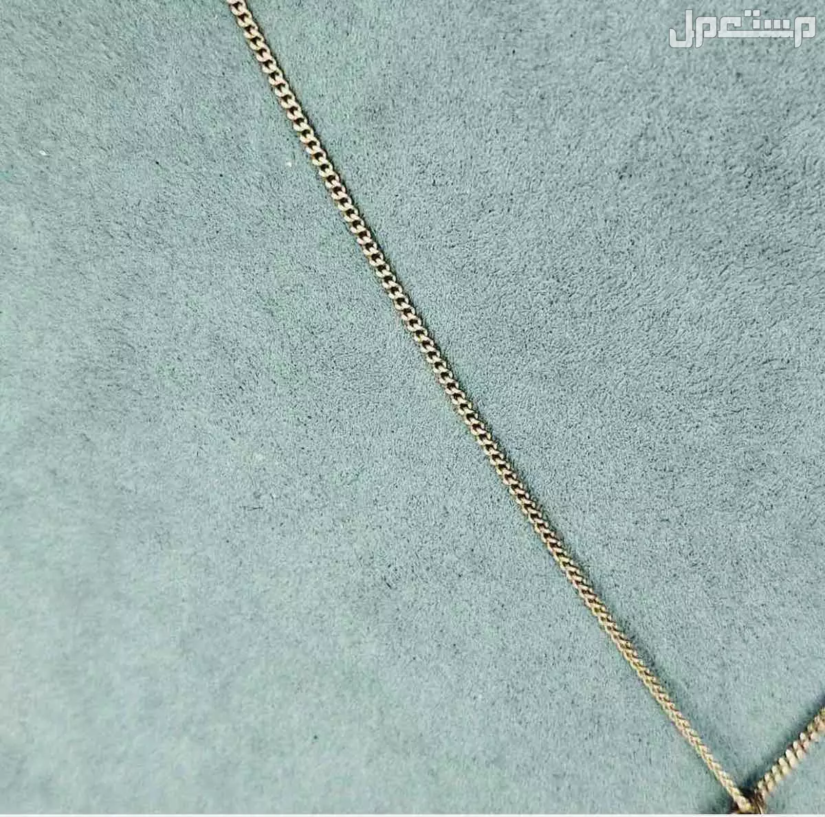 سلسال فضة مختومة بتعليقة بتصميم قلوب مطلية ميناء أحمر