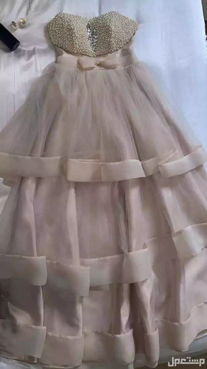 فستان سهرة انيق و فخم بسعر 300