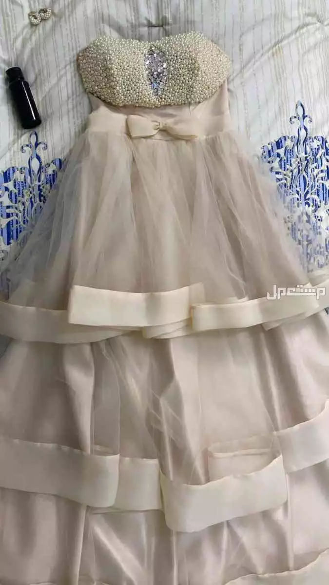 فستان سهرة انيق و فخم بسعر 300