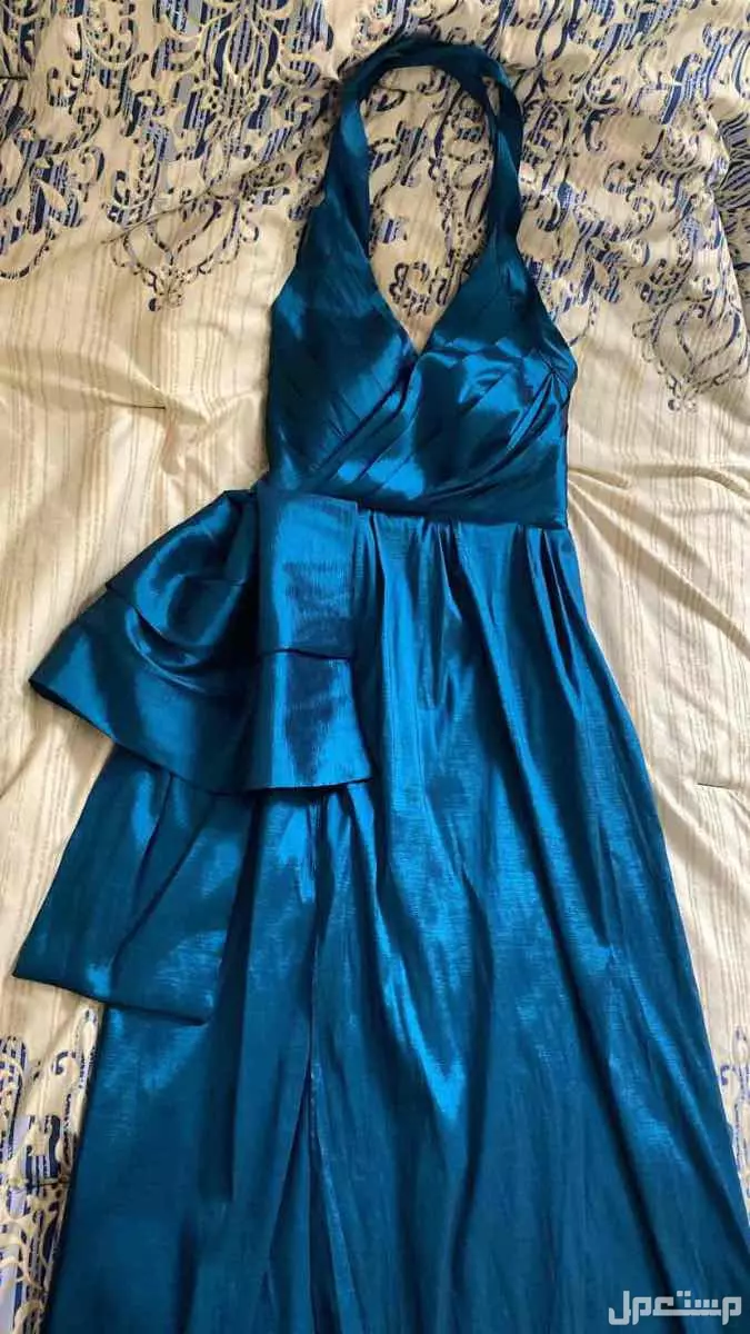 فستان سهرة انيق وجميل  بسعر 300