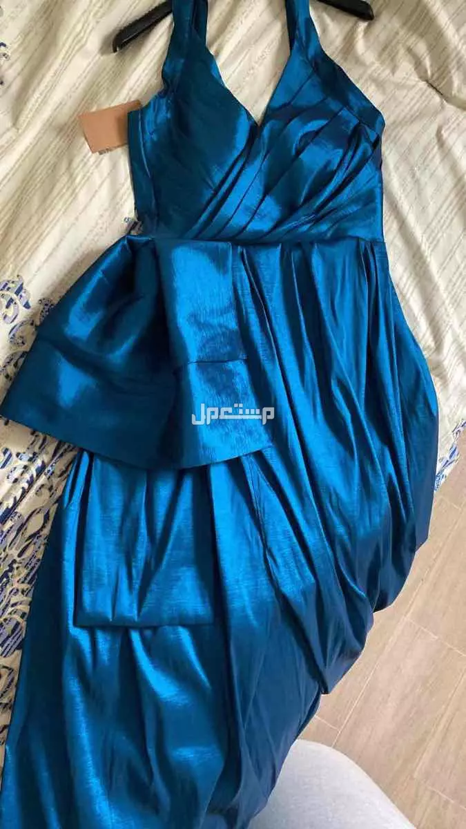 فستان سهرة انيق وجميل  بسعر 300