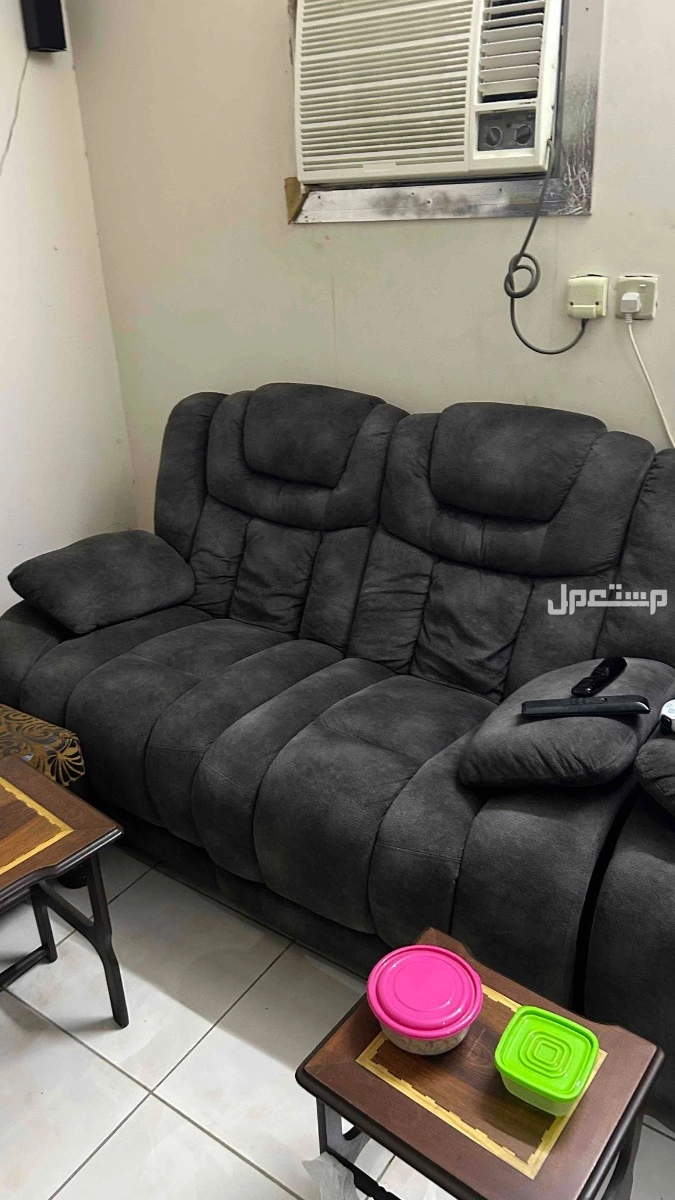 للبيع كنب سينمائي نظيف للبيع على الشرط