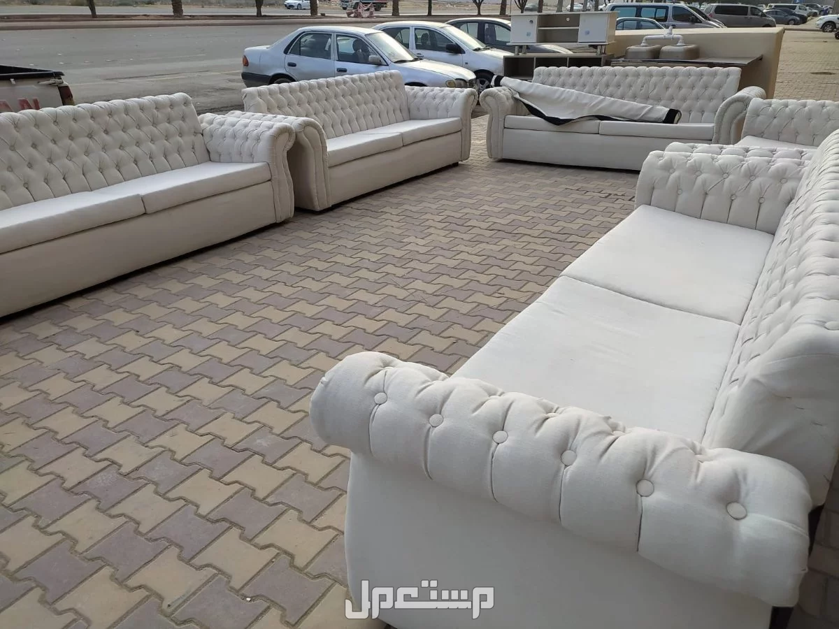 مجلس كنب شبه الجديد  في الرياض بسعر 800 ريال سعودي