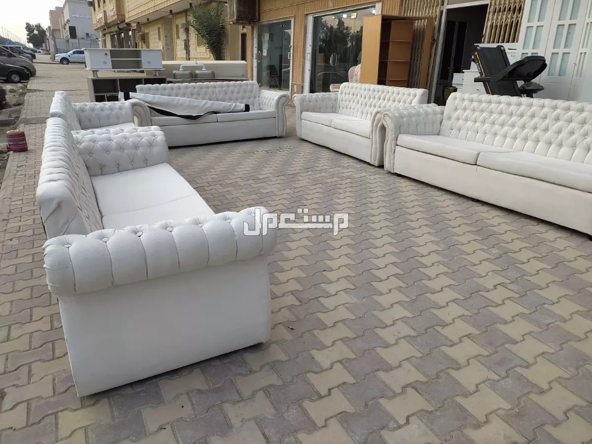 مجلس كنب شبه الجديد  في الرياض بسعر 800 ريال سعودي