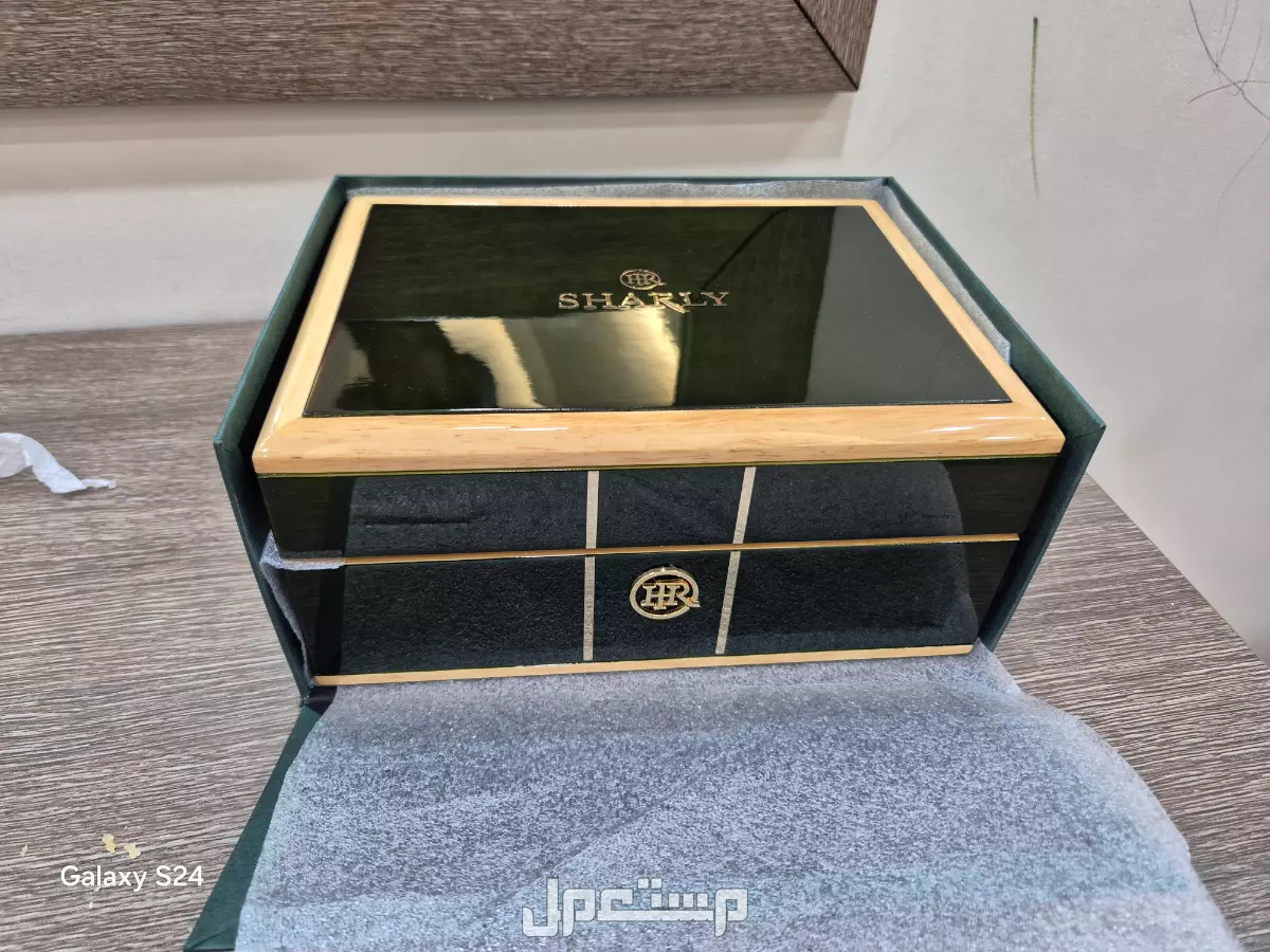 ساعة الماس نسائية ماركة شارلي  في الرياض بسعر 2800 ريال سعودي