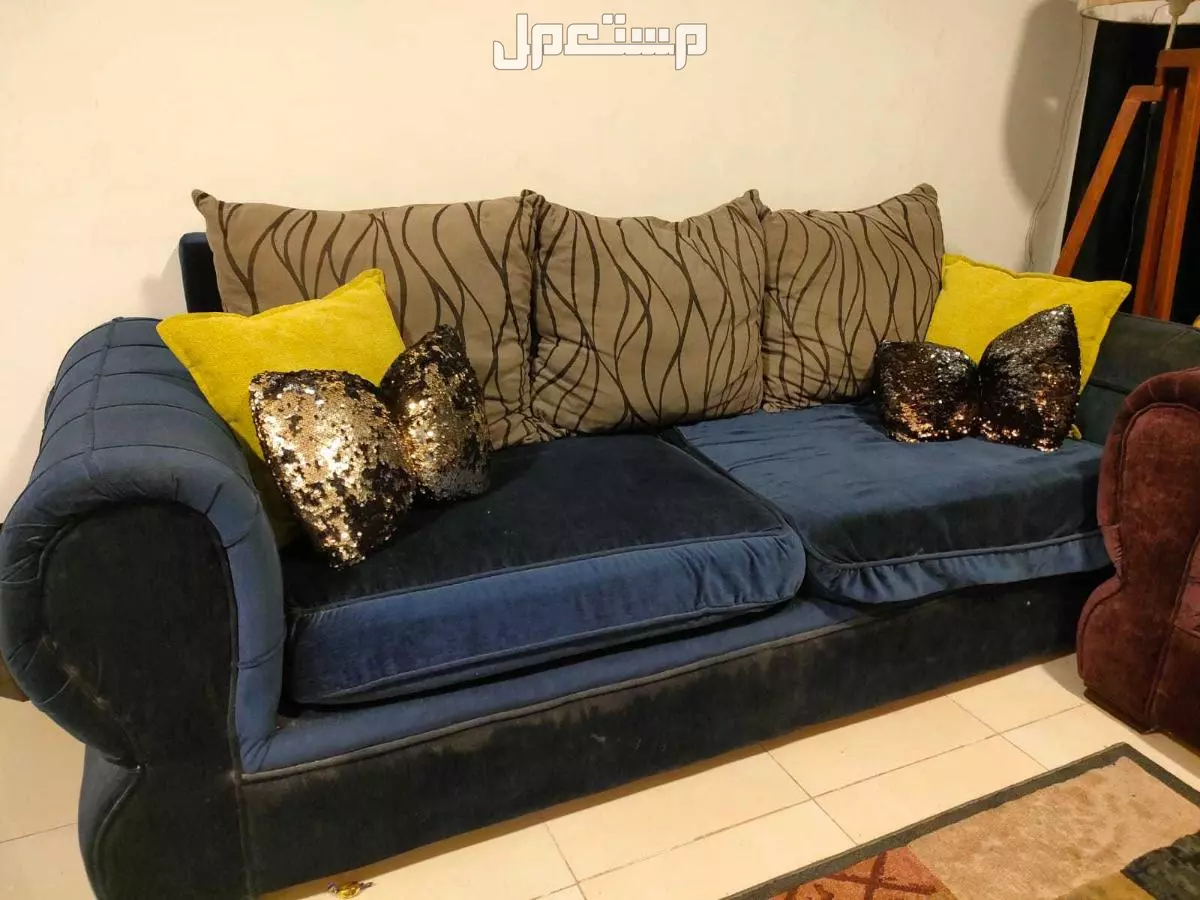 انتريه للبيع كنبه 3 و كنبه 2 قماش شطا سفنج تاكي  في مدينتي بسعر 7 آلاف جنيه مصري