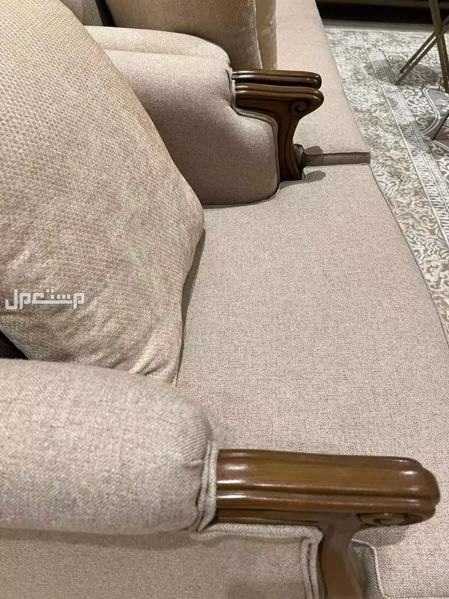 كنب مجلس شبه جديد كلاسيكي ومودرن