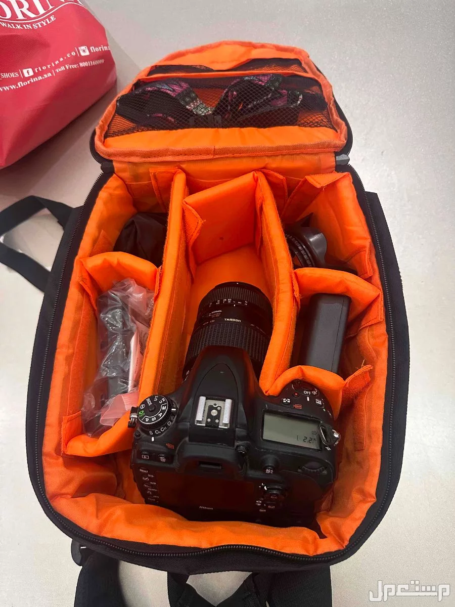 كاميرا نيكون D600 مع عدسة 300-70 تامرون