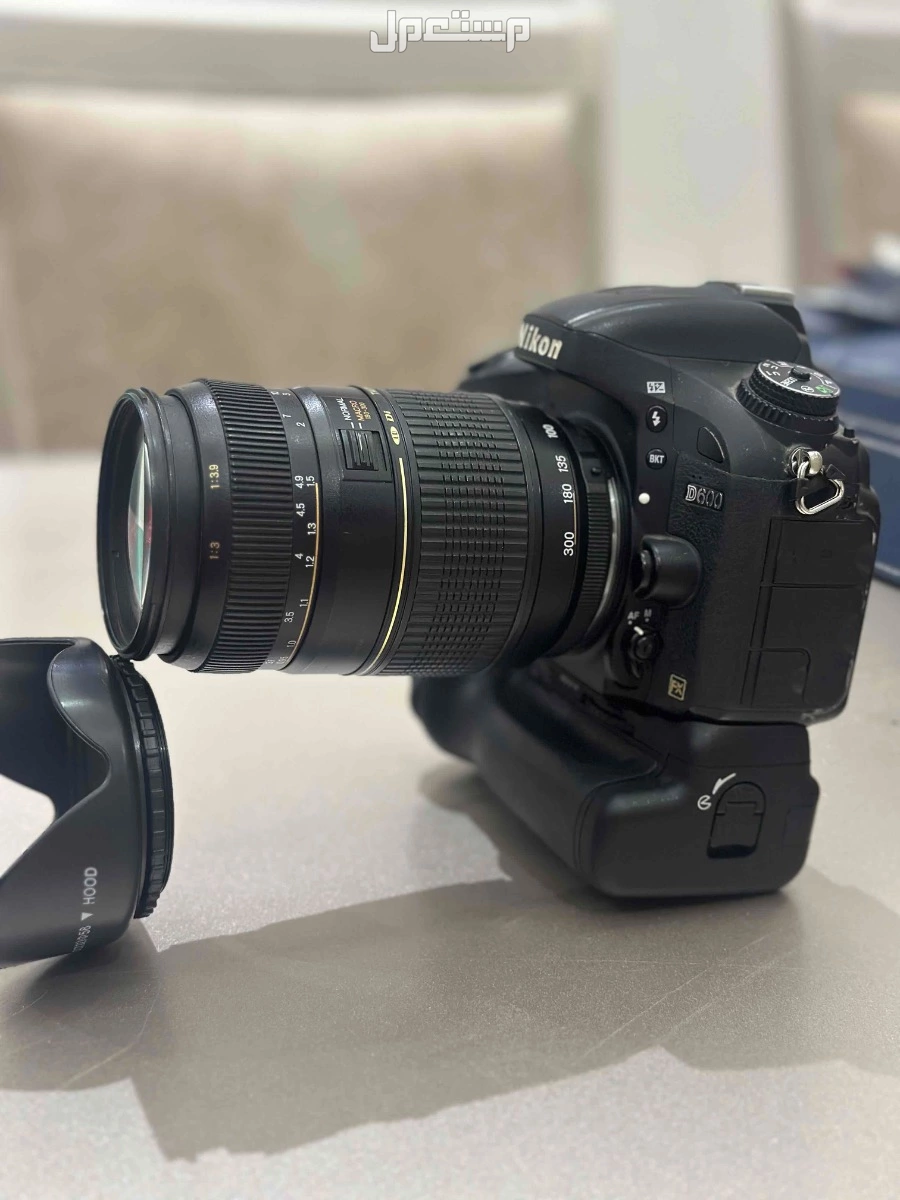 كاميرا نيكون D600 مع عدسة 300-70 تامرون