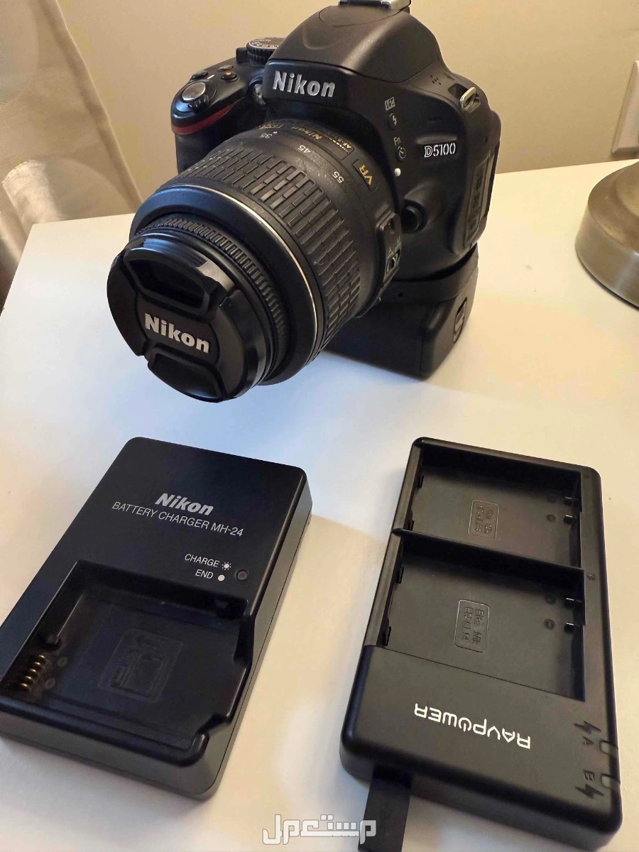 للبيع كاميرا نيكون D5100 مع ملحقاتها