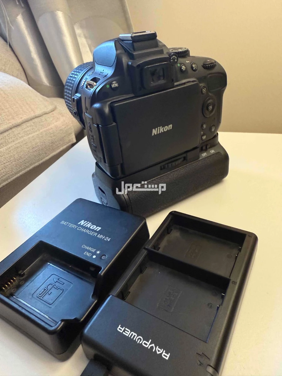 للبيع كاميرا نيكون D5100 مع ملحقاتها