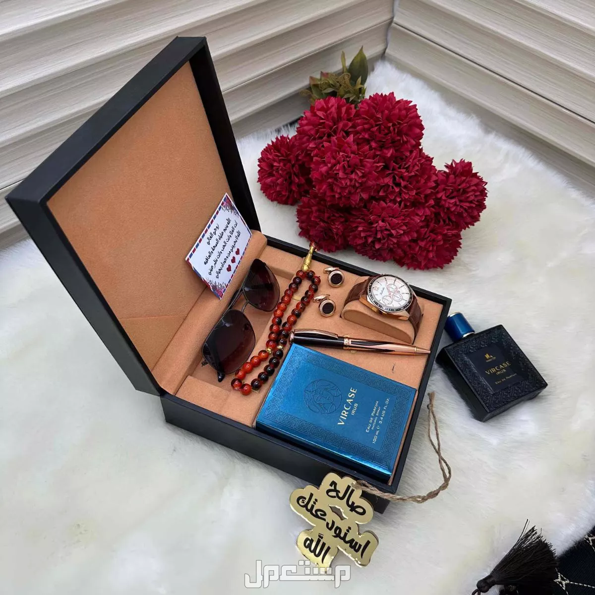💫*جديدنا هدية رجالية تجمع بين الاناقة و الفخامة مكون من 💫ساعة جلد رجالي تصميم ماركة اكثر مبيعاً في عالم الساعات 💫ضمان سنة ماء/مكينة\بطارية/ اي خلل فني 💫*.قلم رجالي استالس استيل