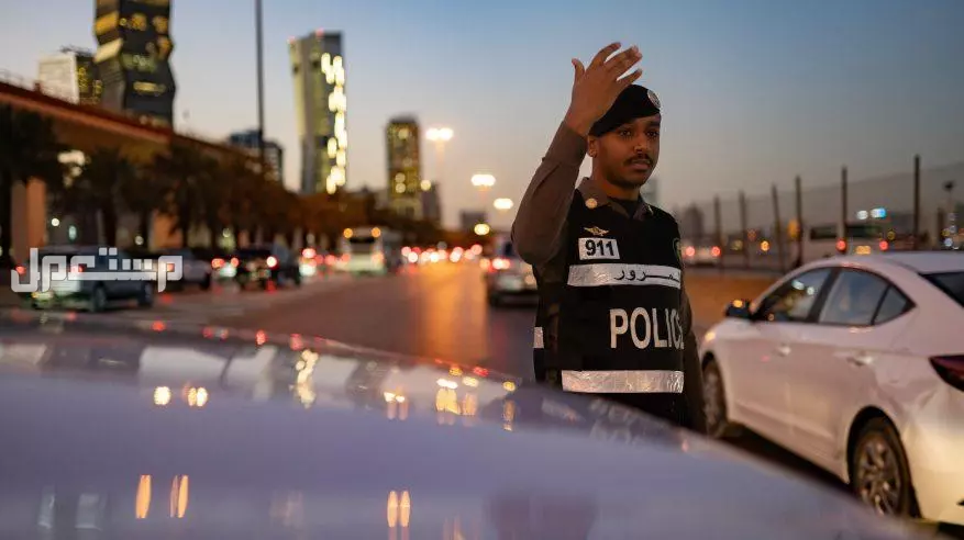 تفاصيل غرامة مخالفة تحميل الركاب بسيارة خصوصي في السعودية 2025 جدول المخالفات المرورية