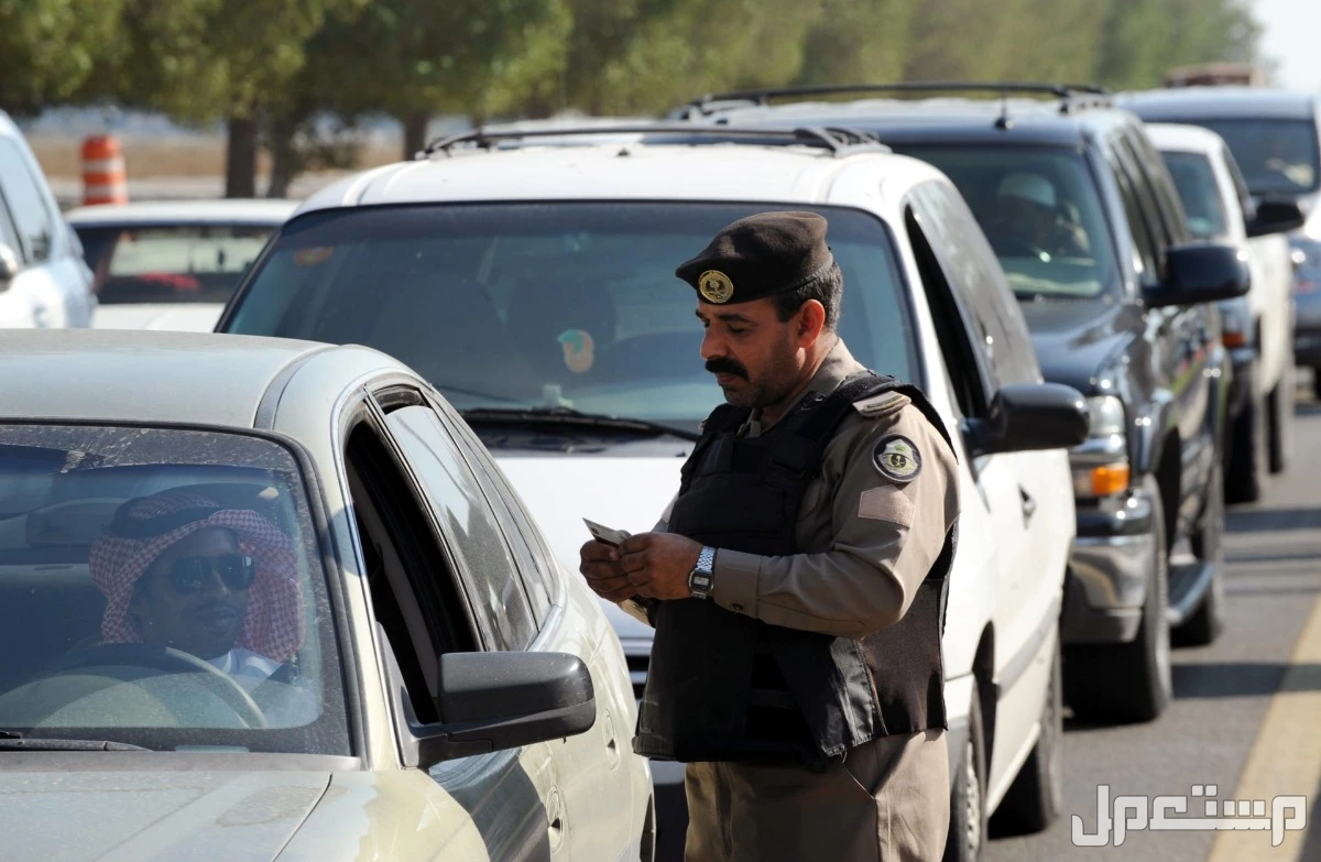 تفاصيل غرامة مخالفة تحميل الركاب بسيارة خصوصي في السعودية 2025 تحميل ركاب بسيارة خاصة
