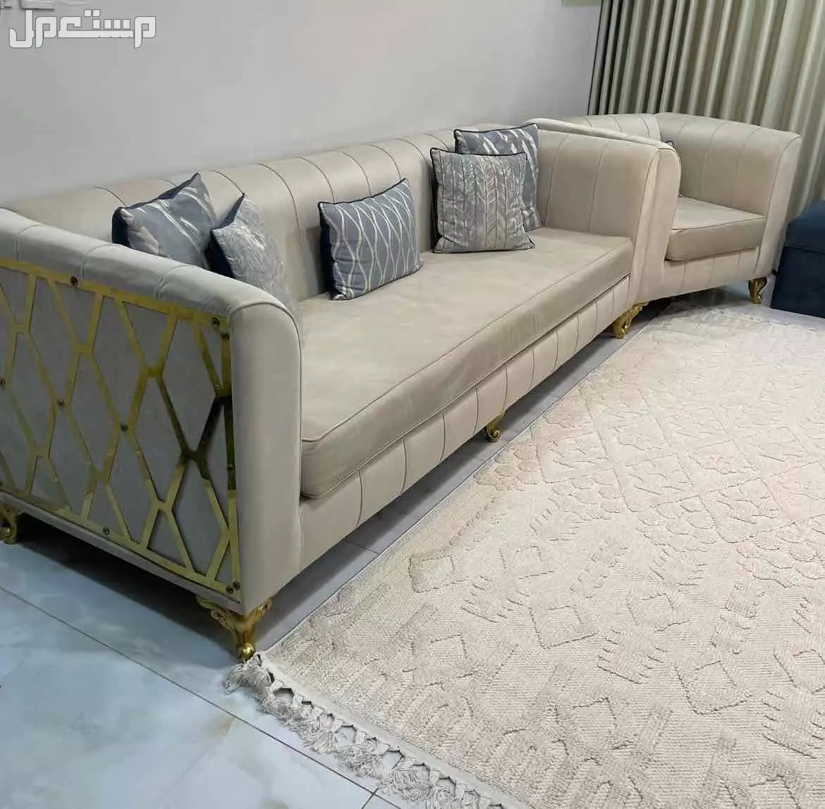 كنب نظيف مستعمل في الدمام شاريه ب5000و ببيعه ب2000