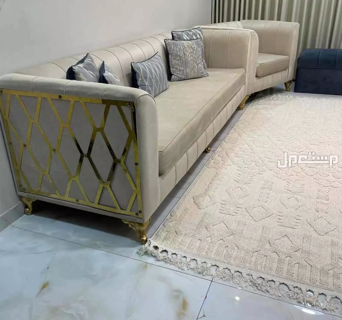 كنب نظيف مستعمل في الدمام شاريه ب5000و ببيعه ب2000