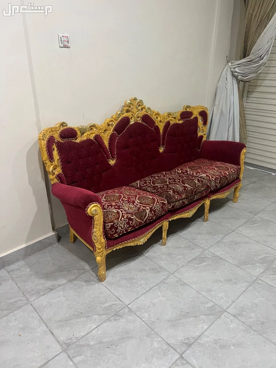 كنب شبه جديد كلاسك  تركي في مكة المكرمة بسعر 900 ريال سعودي