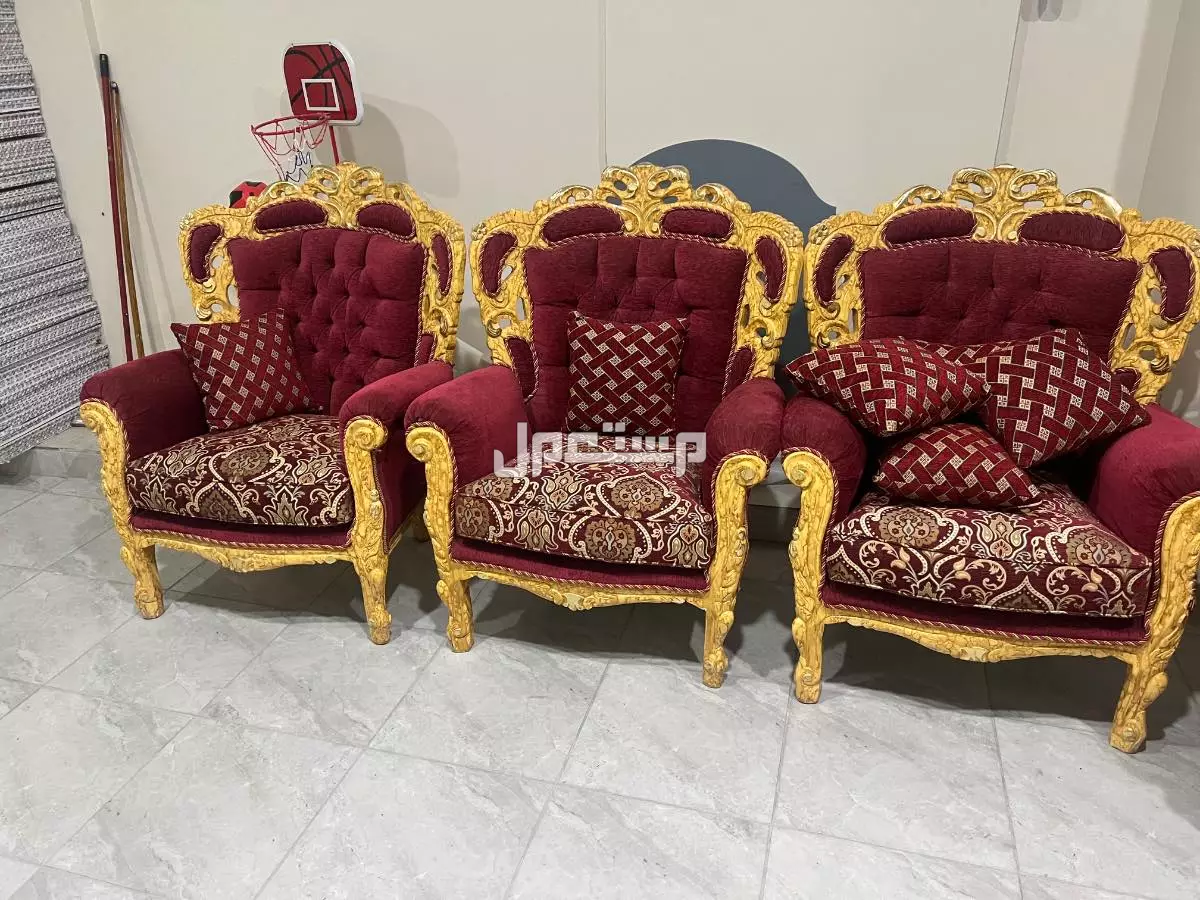 كنب شبه جديد كلاسك  تركي في مكة المكرمة بسعر 900 ريال سعودي