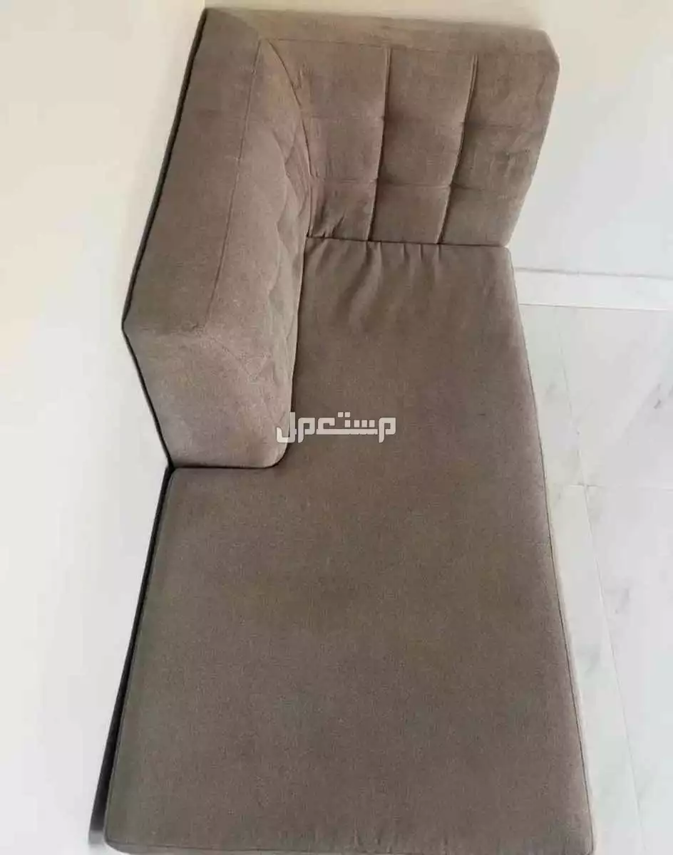 كنب لون بيج  الاطوال كنب زاوية 170 سم  القطعة الثانيه 210 سم سعر البيع 1000 ريال قابل للتفواض وبالتوفيق كنب زاوية