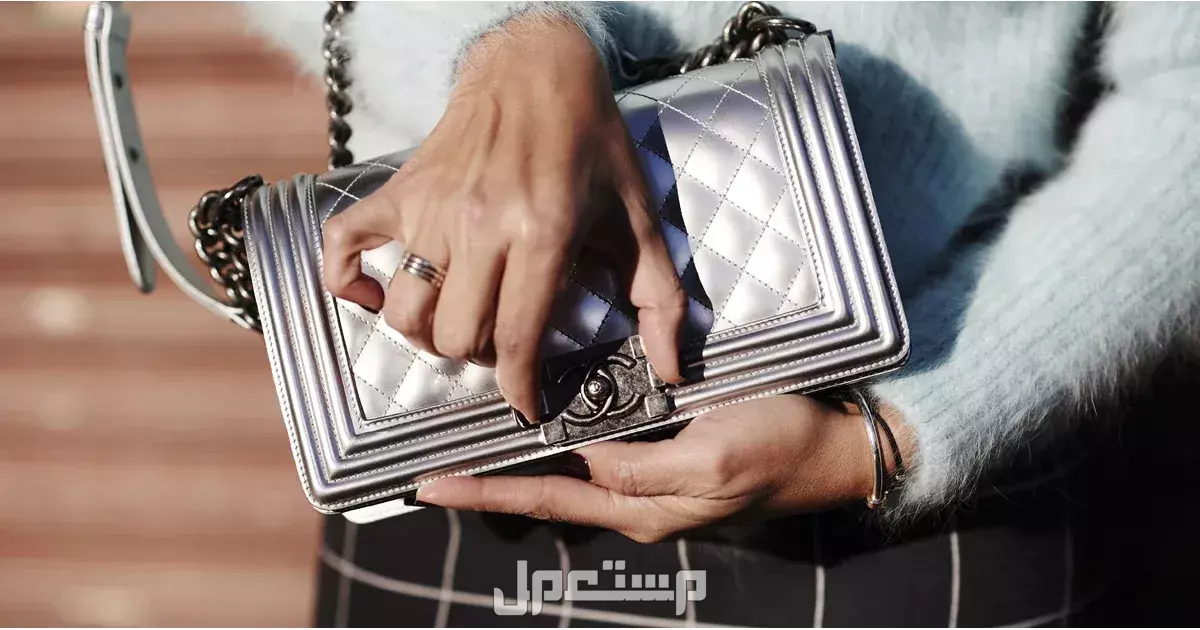 تفسير حلم حقيبة يد قديمة في المنام: دليل شامل لفهم الرموز والدلالات تفسير حلم حقيبة يد قديمة وتأثيرها على حياتك