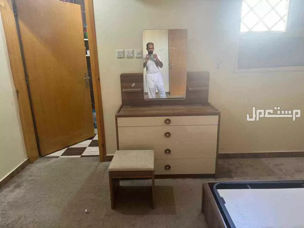 اثاث منزلي للبيع مستعجل غرفة نوم كامله