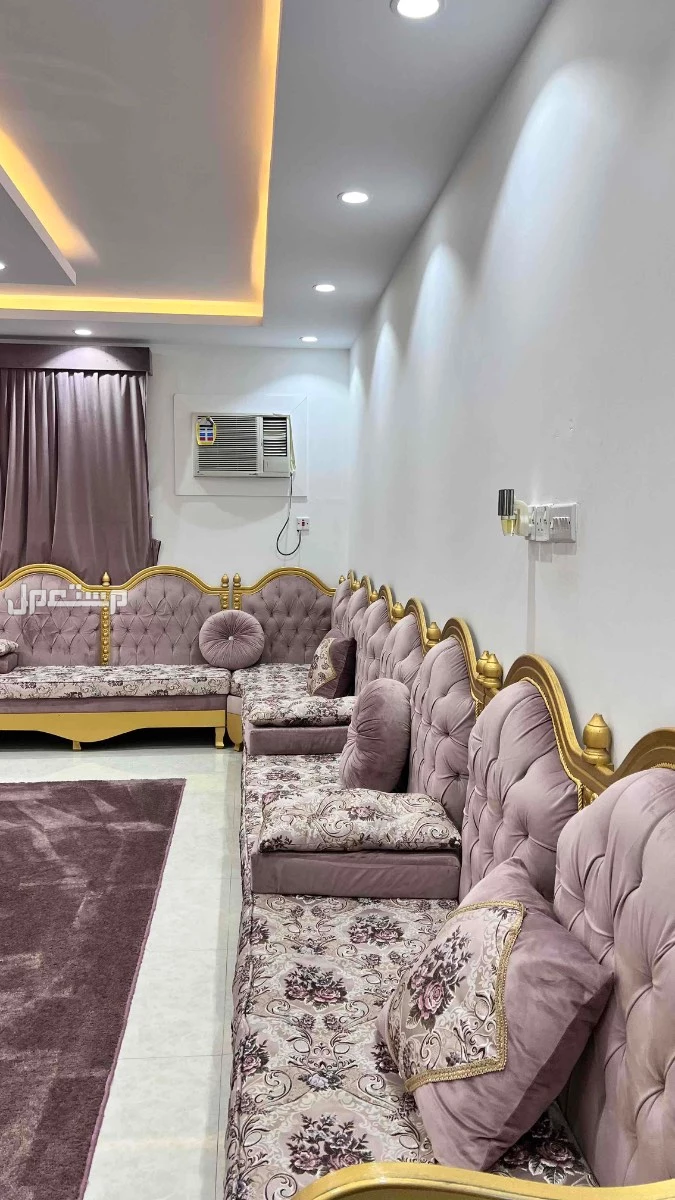 كنب جديد ونظيف مقاسه 7ب 5 في حفرالباطن والبيع 2200