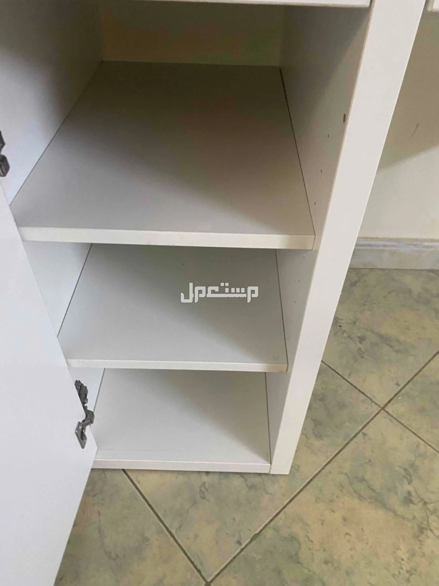 مكتب من ايكيا السعر 450 قابل للتفاوض