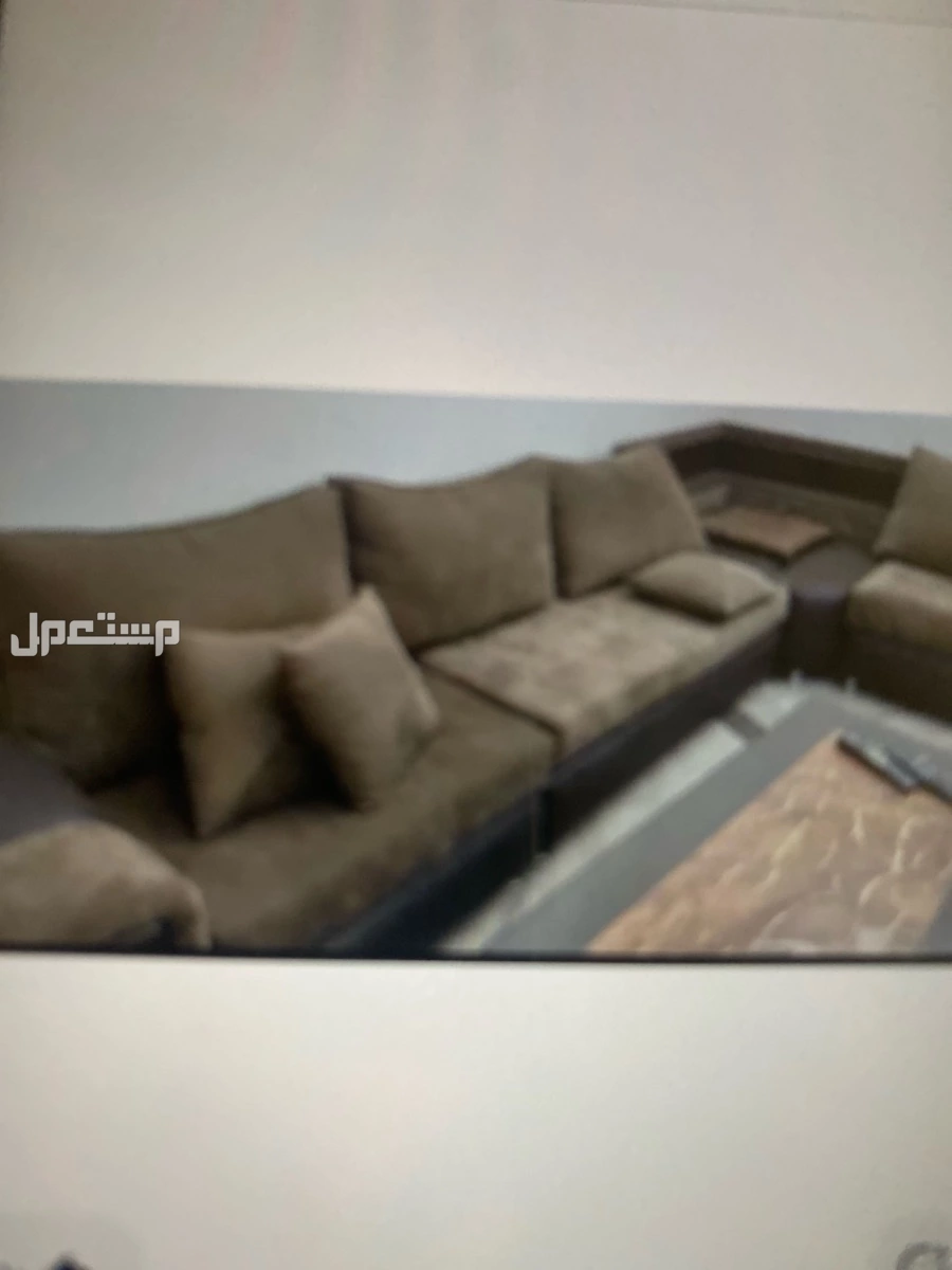 كنب حرف L نظيف للبيع شمال في الرياض بسعر رمزي