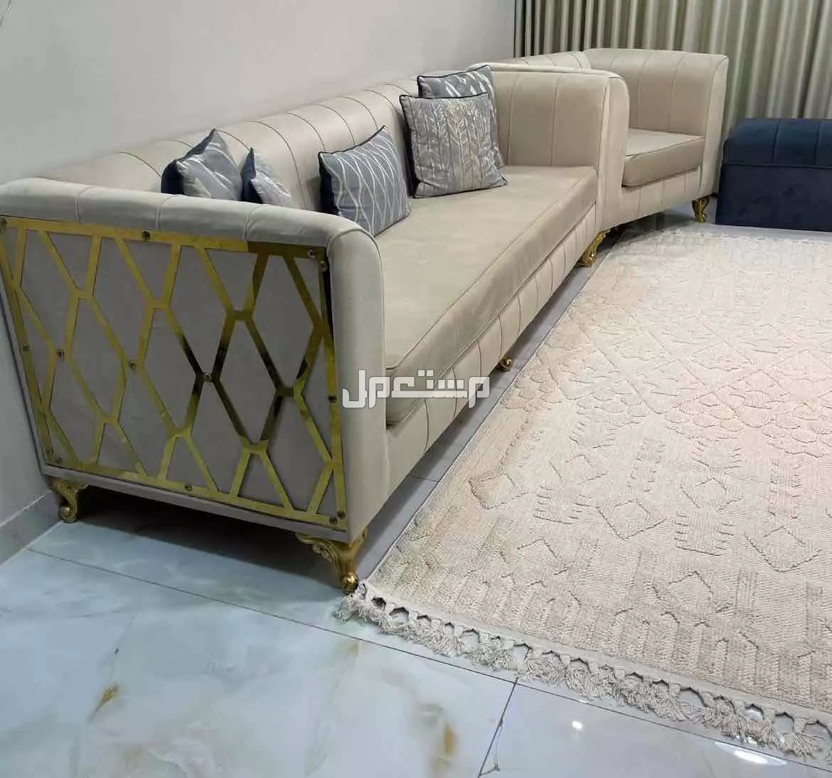 كنب فاخر شاريه ب 5000بابيعه ب2000
