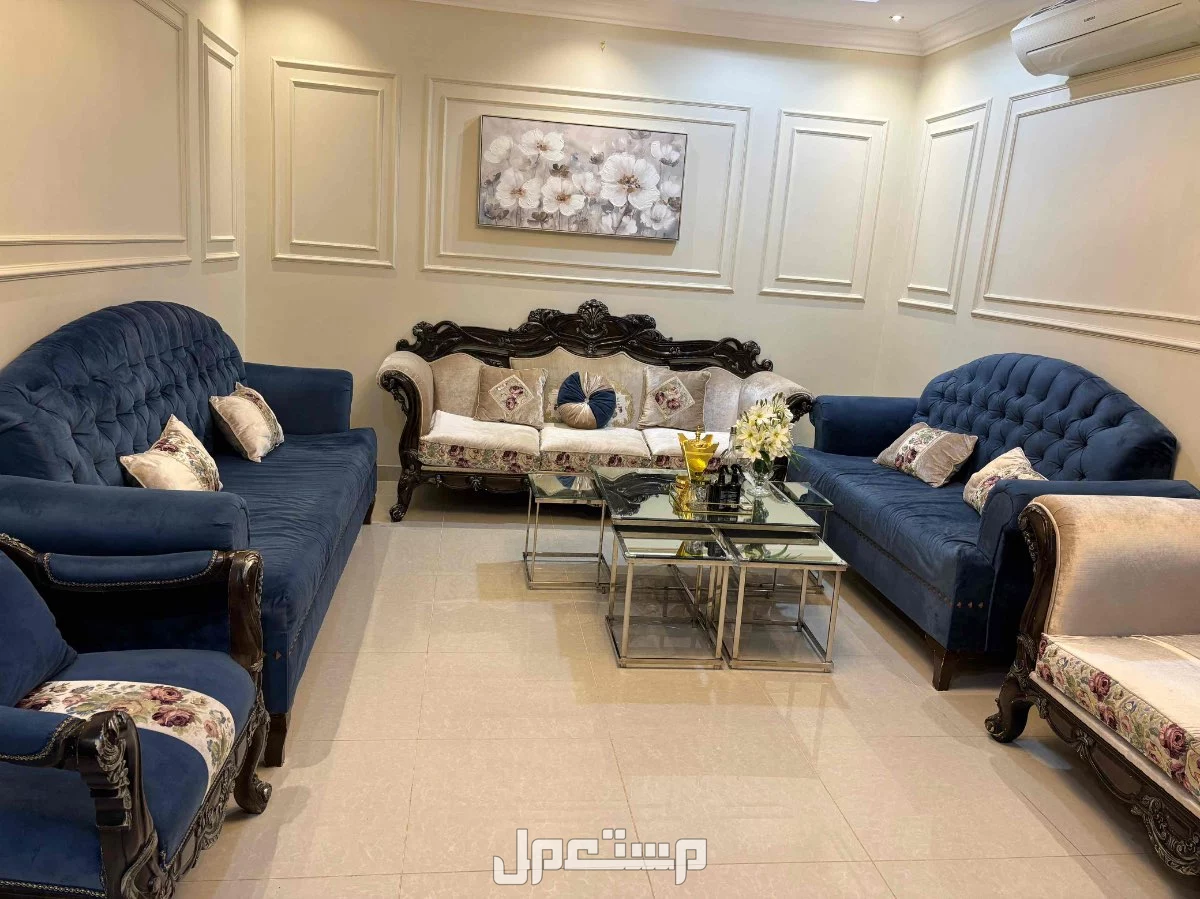 طقم كنب مع ستاره وطاولات في الرياض بسعر 2500 ريال سعودي
