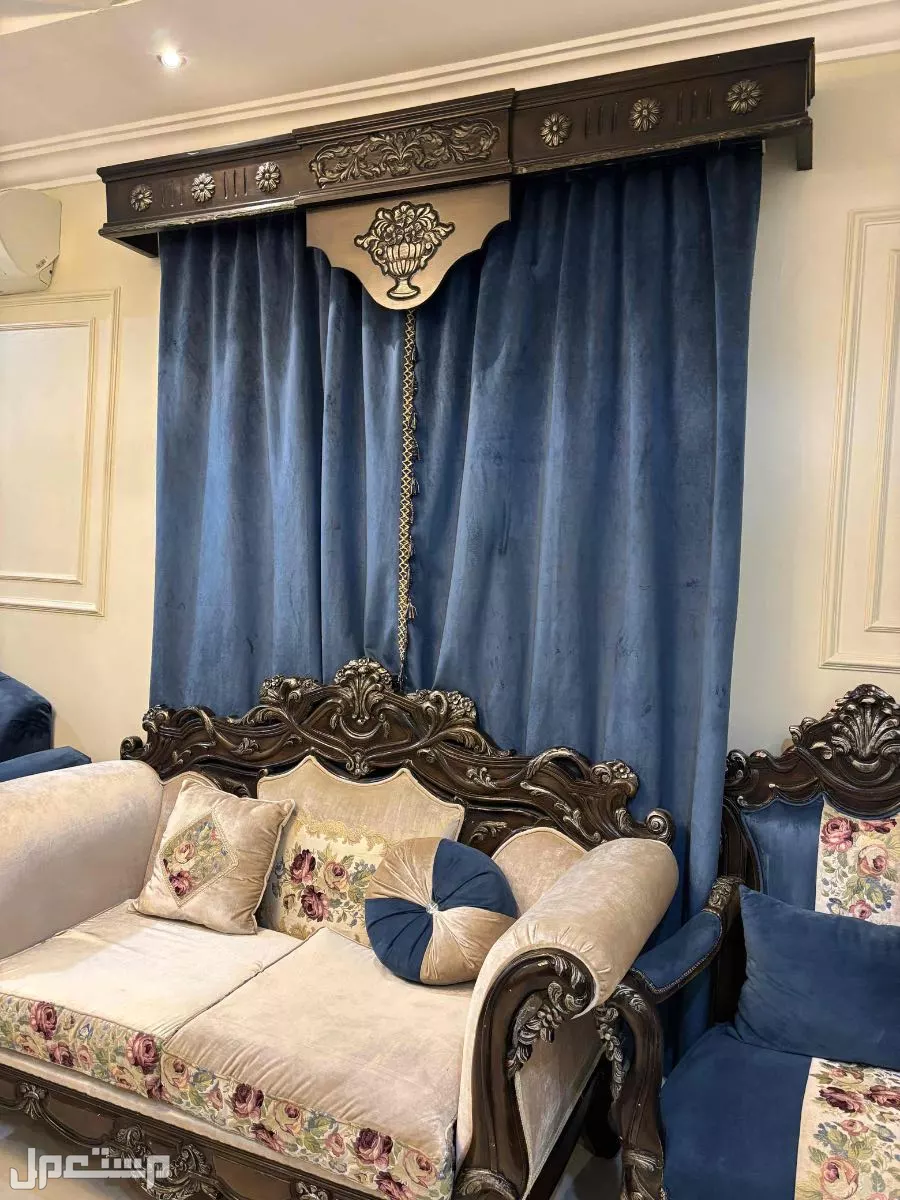 طقم كنب مع ستاره وطاولات في الرياض بسعر 2500 ريال سعودي