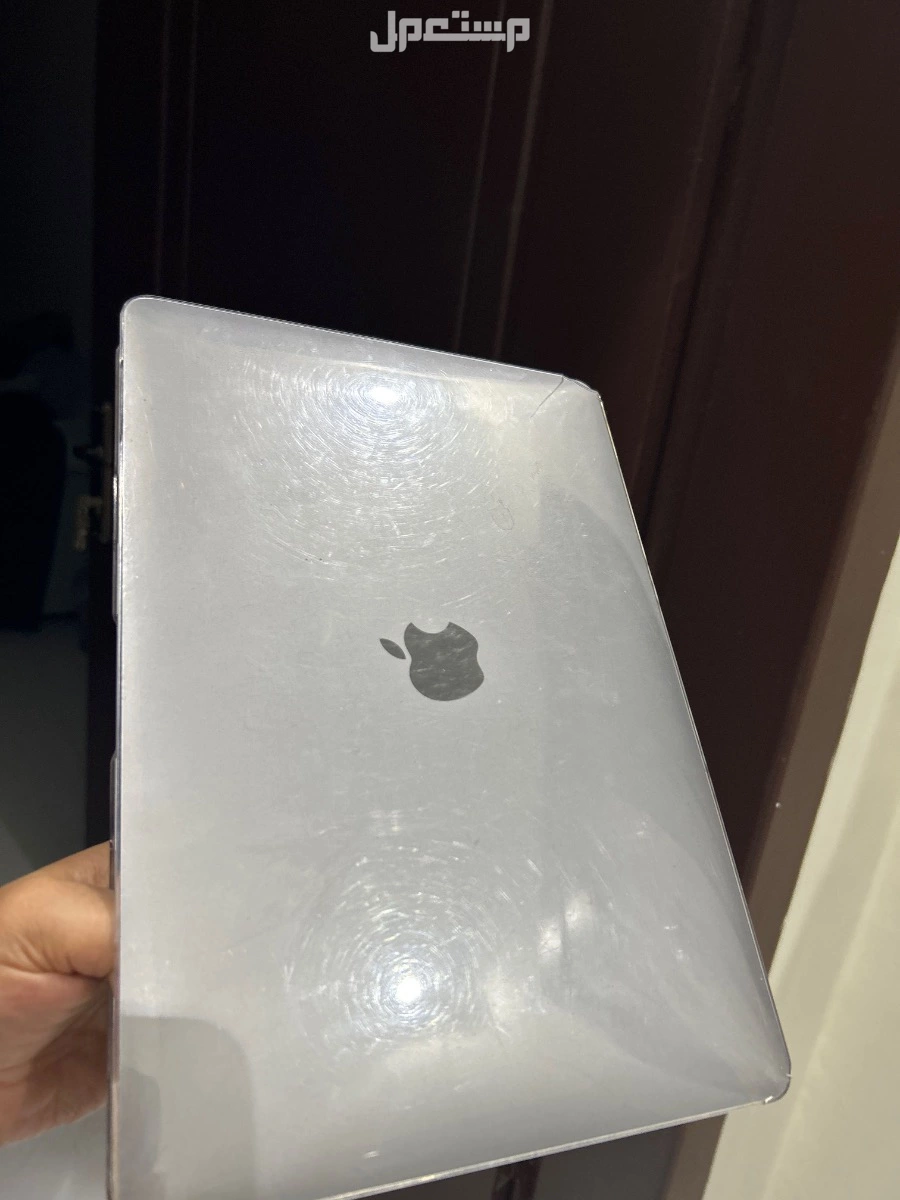لابتوب mac 8 غيابايت M1 في الرياض 3000بسعر 5 آلاف ريال سعودي