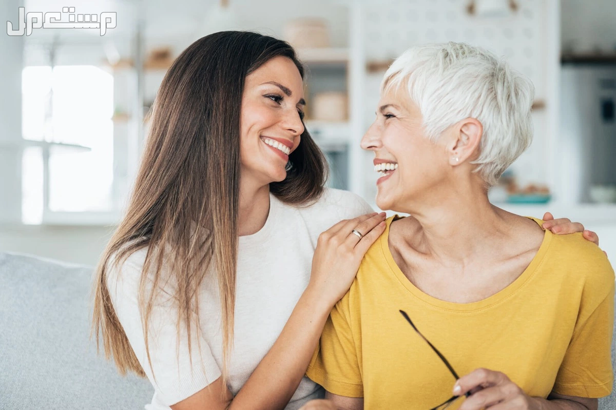 أجمل أبيات شعر عن الأم 2025 تعبر عن مكانتها وتقدر جهودها كلمات عن الأم