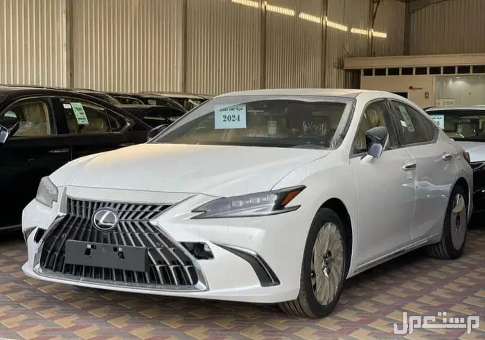 لكزس ES 2024 في دبي بسعر 140 ألف درهم إماراتي