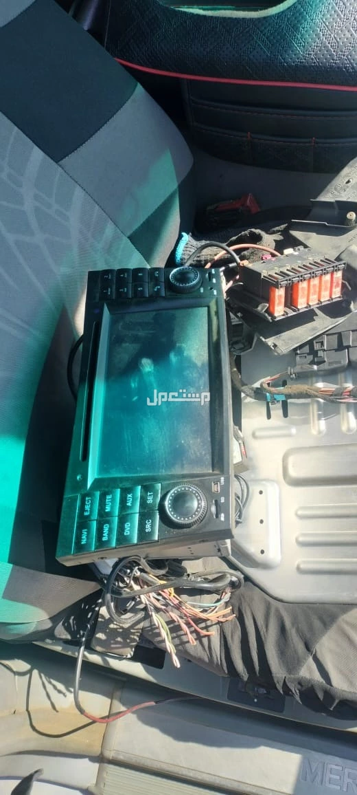 في خميس مشيط بسعر 10 ريال سعودي شاشه مرسيدس بنز 211