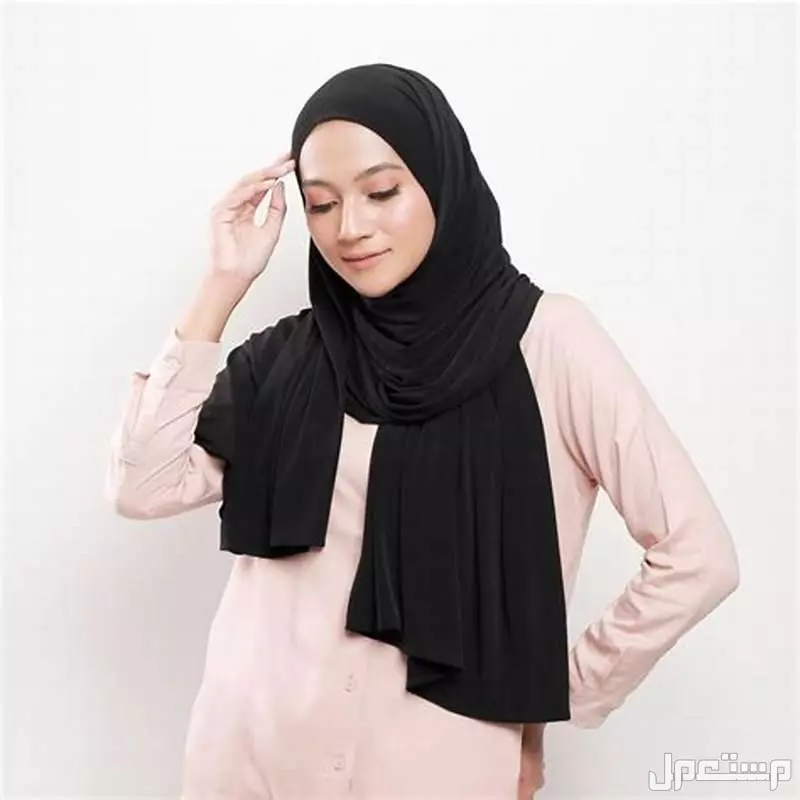 أفضل أنواع الحجاب الأسود وأسعاره في السعودية الحجاب الأسود الكلاسيكي