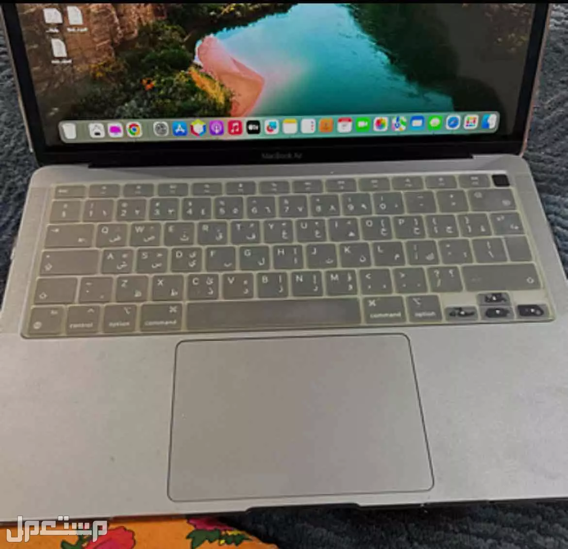 لابتوب mac 8 غيابايت M1 في الرياض 3000بسعر 5 آلاف ريال سعودي