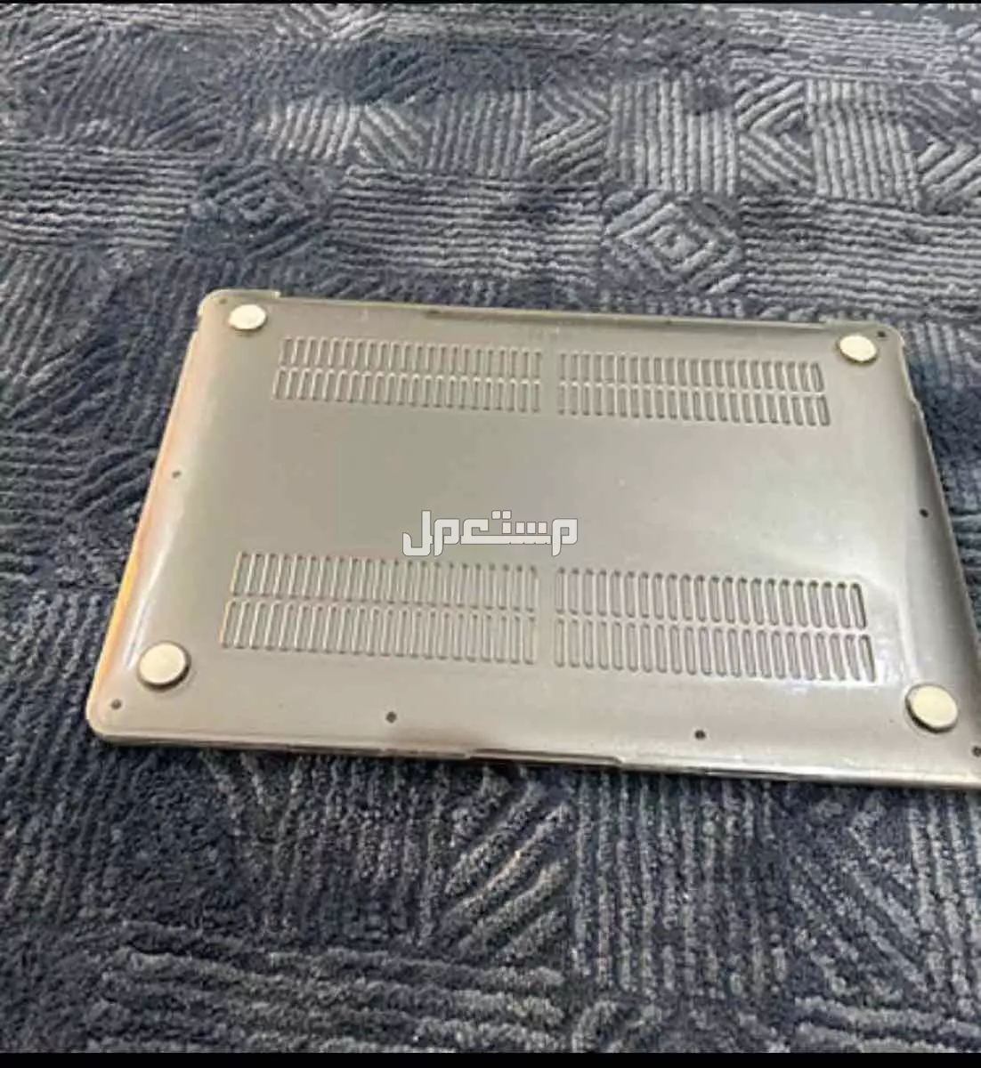 لابتوب mac 8 غيابايت M1 في الرياض 3000بسعر 5 آلاف ريال سعودي