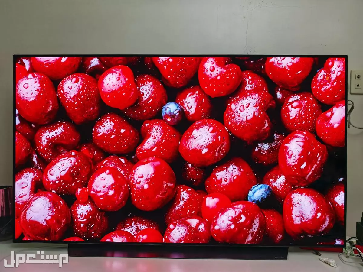للبيع شاشة LG OLED CS 65 بوصه   في الدمام بسعر 2800 ريال سعودي