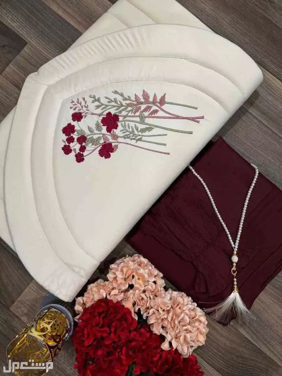 🌹عروضنا مستمره 🌹اطقم صلاة نسائي خامه نظيفه 🌹موديل جديد 🌹الطقم يتكون من 🌹سجاد صلاة مبطن اثنين سنت 🌹شرشف صلاة قطن مكسر 🌹سبحه 🌹توفرت الوان جديده 🌹