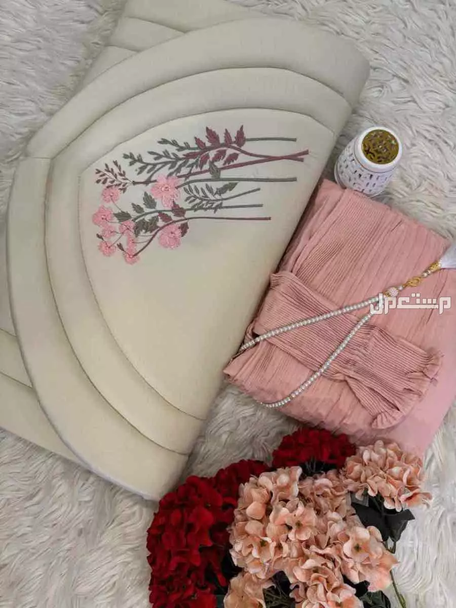 🌹عروضنا مستمره 🌹اطقم صلاة نسائي خامه نظيفه 🌹موديل جديد 🌹الطقم يتكون من 🌹سجاد صلاة مبطن اثنين سنت 🌹شرشف صلاة قطن مكسر 🌹سبحه 🌹توفرت الوان جديده 🌹