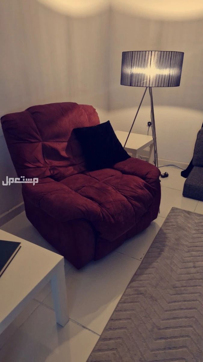 للبيع كنب استرخاء من ساكو احمر