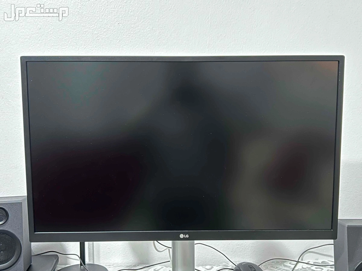 شاشة ال جي LG UHD4K MONITOR في الرياض بسعر 800 ريال سعودي