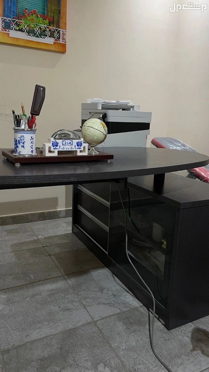 مكتب فاخر جدا نوعية ممتازة  /للبيع للنقل لمنزل اصغر